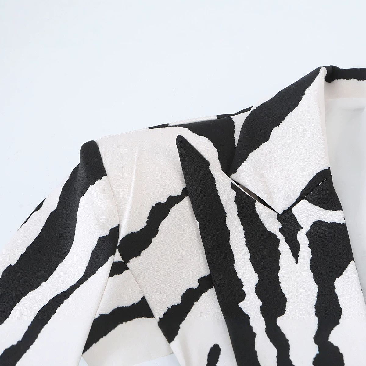 Casual one collar irregular zebra print atmospheric eye suit for women