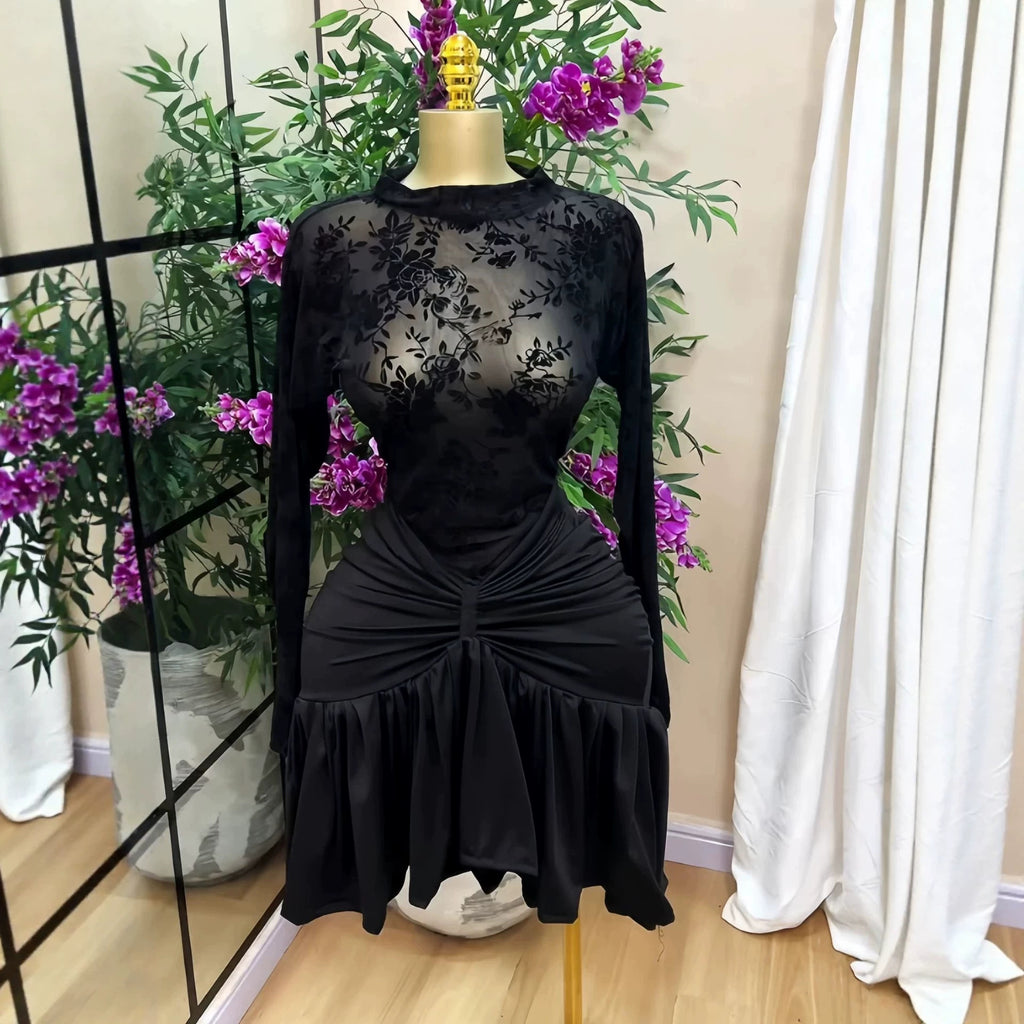 Long sleeved round neck short dress