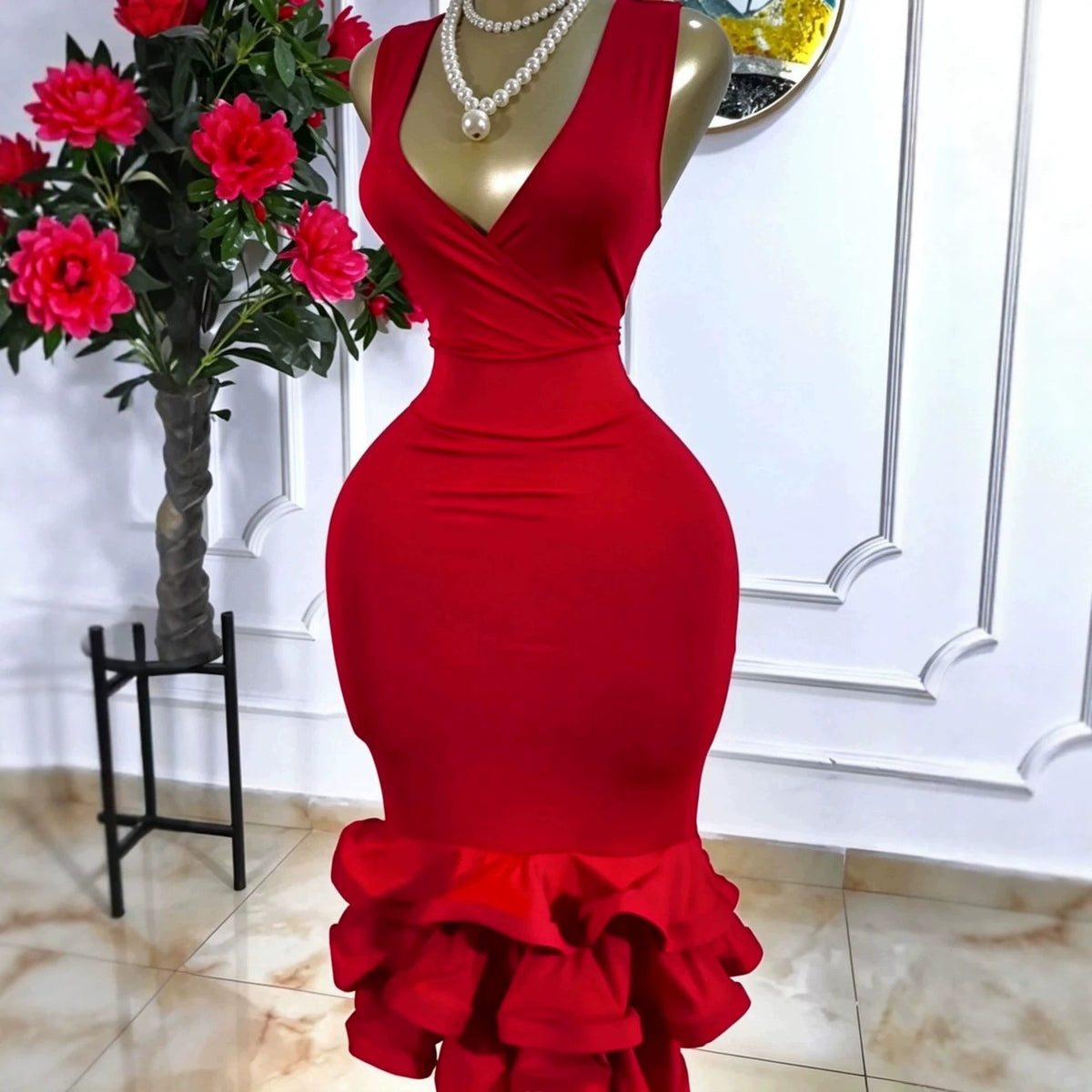 V-neck sleeveless dress