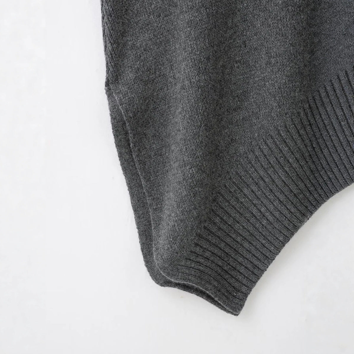 Women's V-neck Knitted Shirt Tank Top Sweater