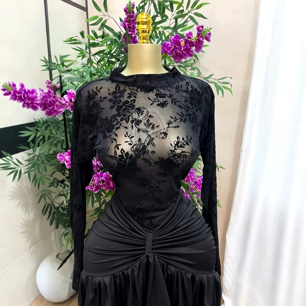 Long sleeved round neck short dress
